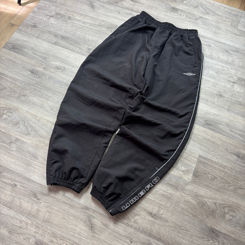 Umbro Black Track Pants (M)