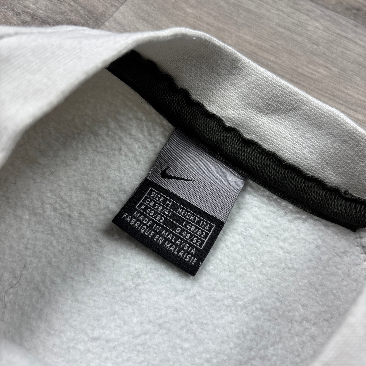 Vintage Nike White Sweatshirt (M)