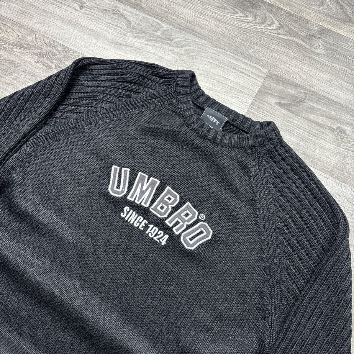 Umbro Black Sweater (M)