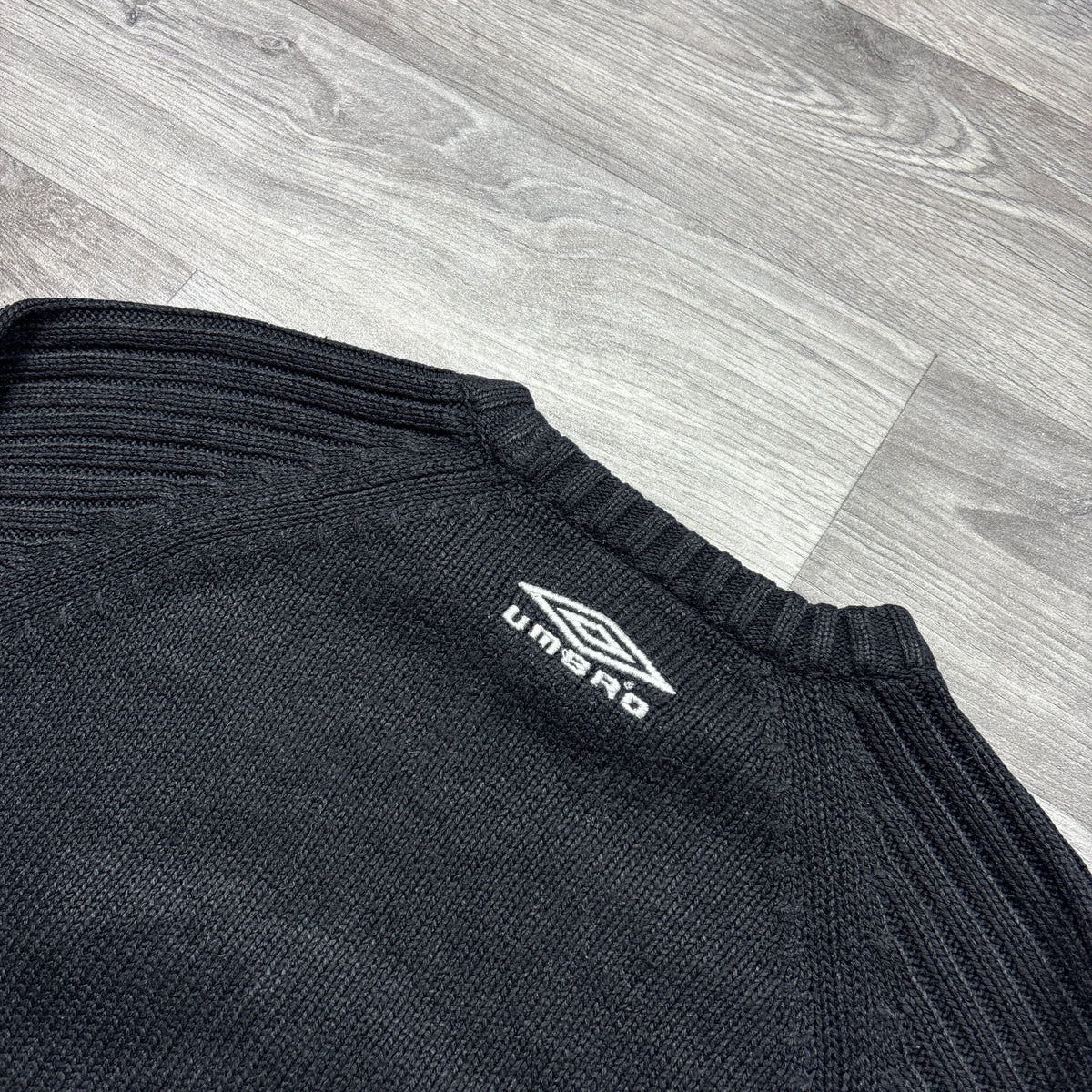 Umbro Black Sweater (M)