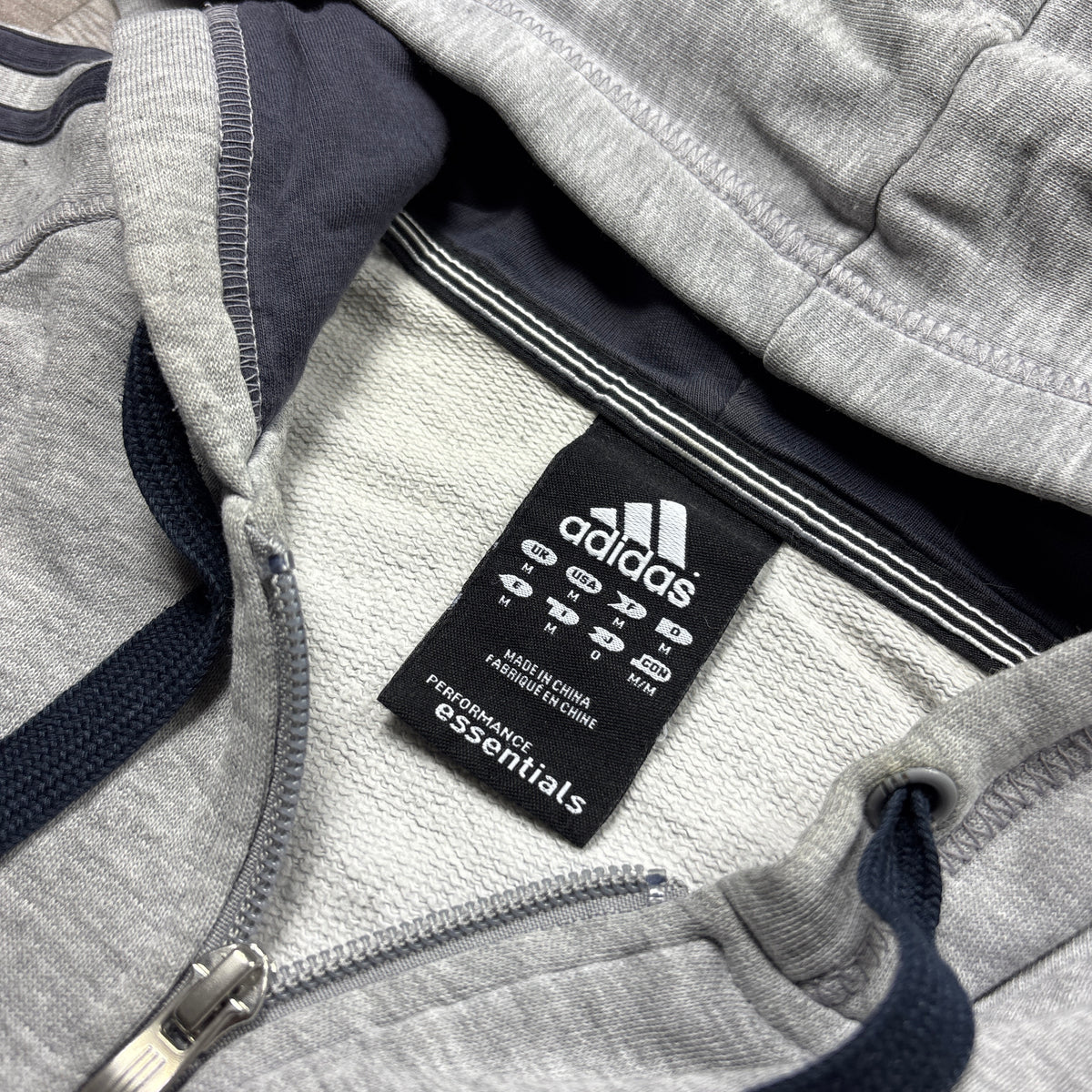 Vintage Adidas Essential Grey Zip-Up Hoodie (M)